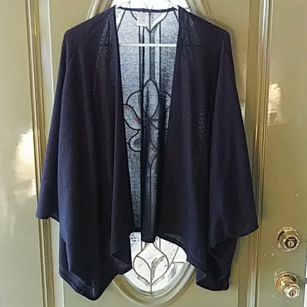 Black shawl